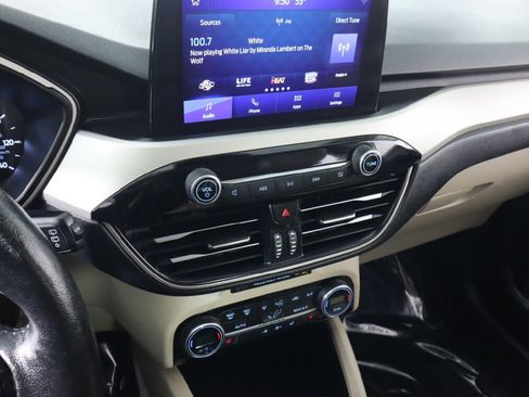 Used 2021 Ford Escape SEL image 16