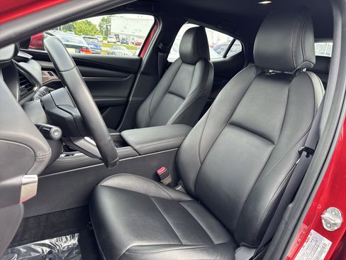 Used 2020 MAZDA MAZDA3 Hatchback w/ Preferred Package FWD image 13