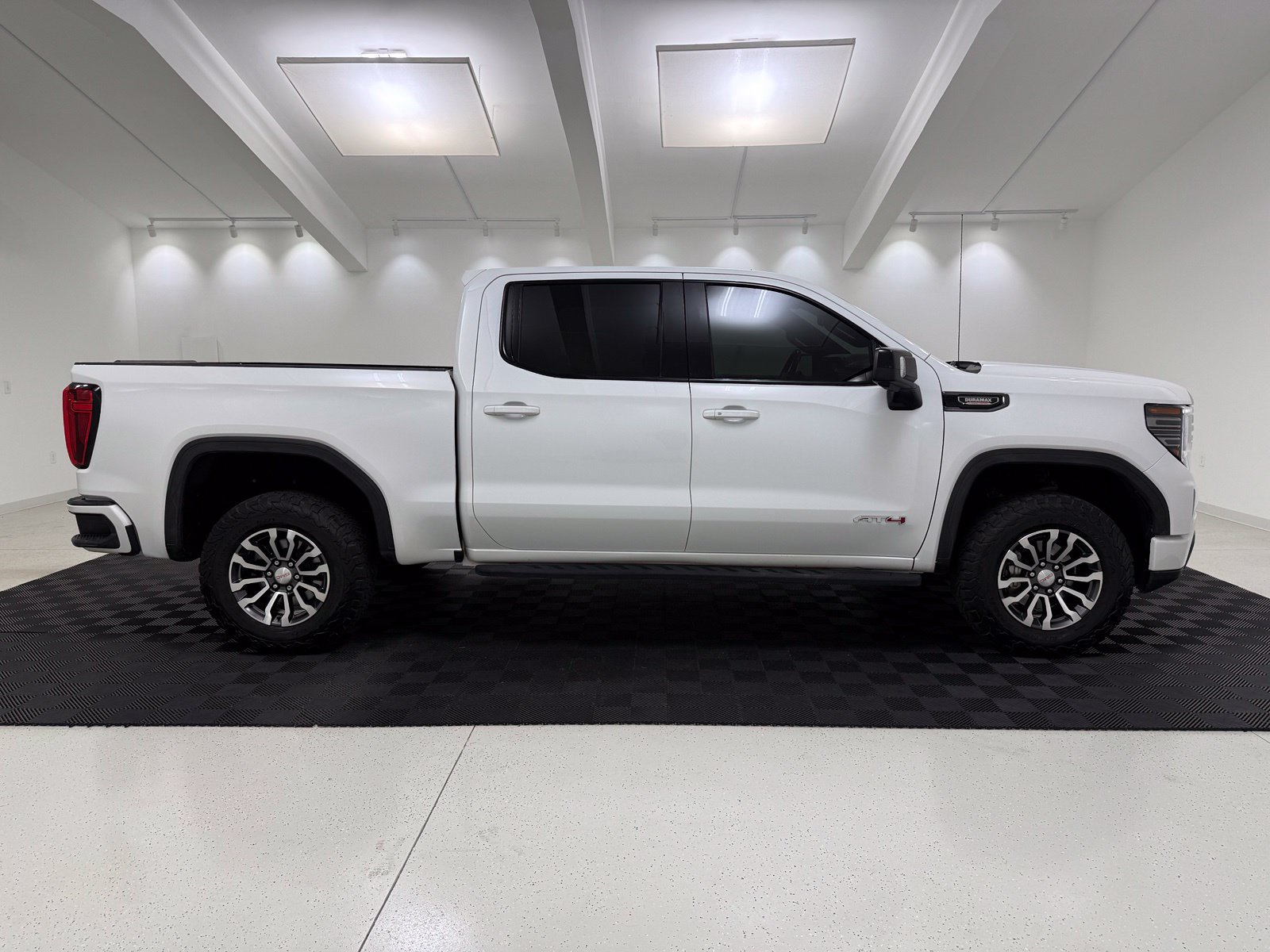 Used 2022 GMC Sierra 1500 AT4 w/ AT4 Premium Package AWD/4WD image 8