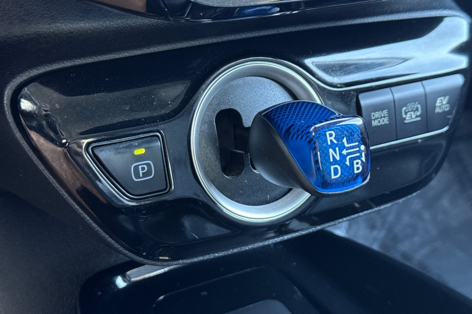 Certified 2020 Toyota Prius Prime XLE FWD image 22