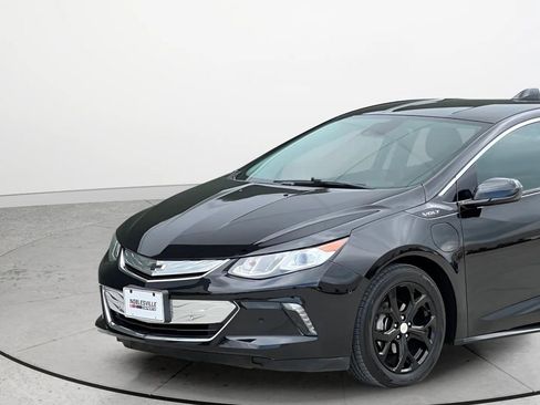 Used 2017 Chevrolet Volt Premier w/ Driver Confidence II Package FWD image 5