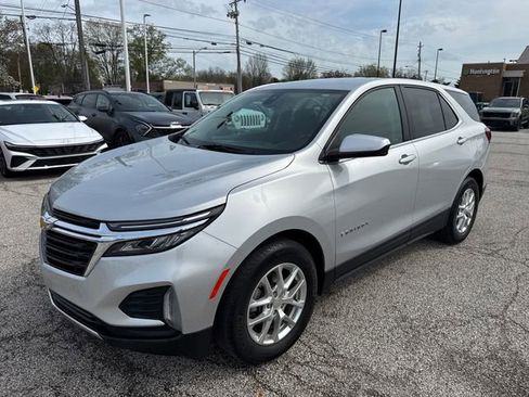Used 2022 Chevrolet Equinox LT FWD image 3