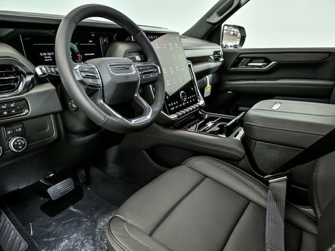 New 2026 GMC Yukon Denali w/ Sun & Power Step Package image 8