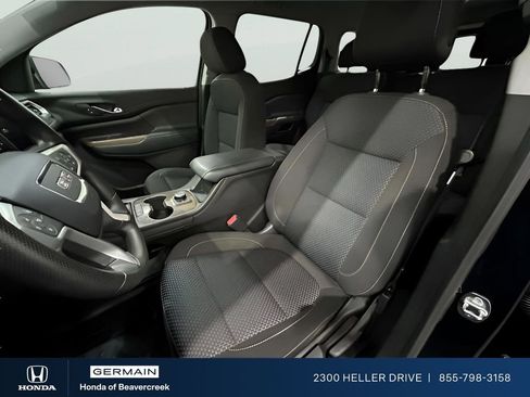 Used 2023 GMC Acadia SLE FWD image 13