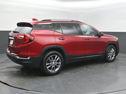 Used 2023 GMC Terrain SLT w/ Tech Package FWD image 9