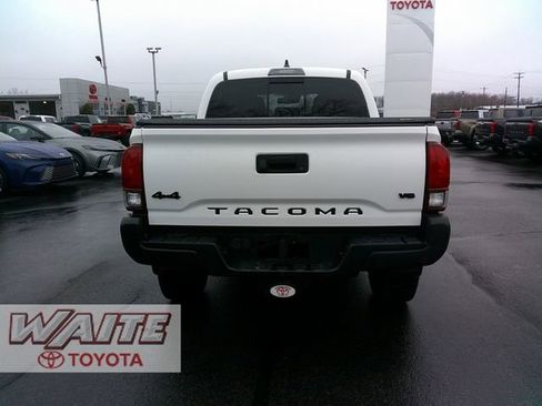 Used 2022 Toyota Tacoma SR5 image 3
