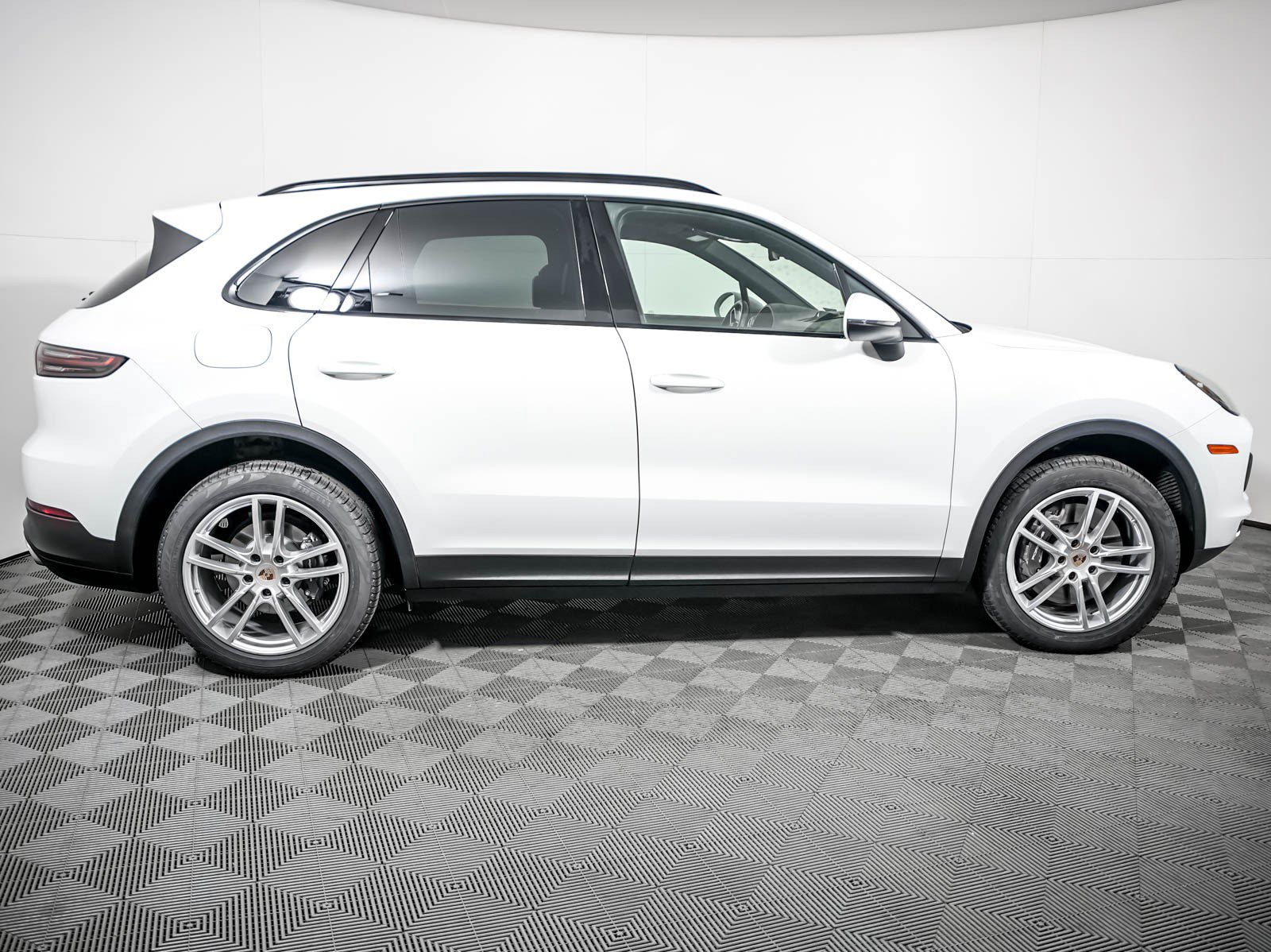 Certified 2022 Porsche Cayenne AWD/4WD image 9
