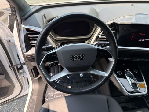 Used 2023 Audi Q4 e-tron Premium w/ Convenience Package RWD image 27