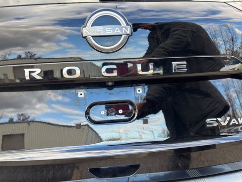 Used 2023 Nissan Rogue SV w/ SV Premium Package image 15