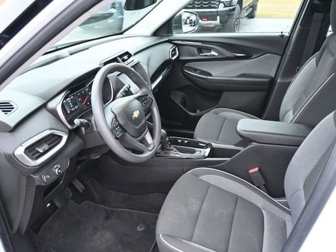 Used 2023 Chevrolet TrailBlazer LS image 9