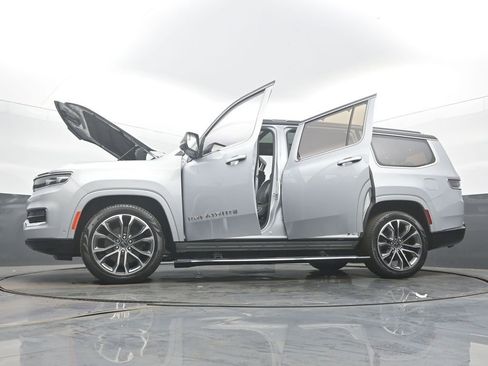 Used 2023 Jeep Grand Wagoneer Series III image 61