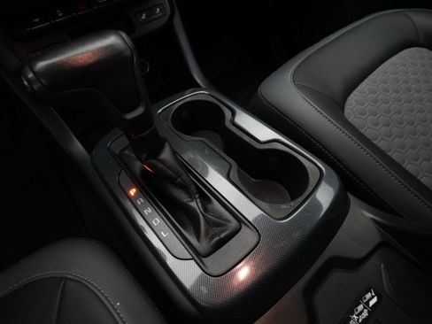Used 2020 Chevrolet Colorado Z71 AWD/4WD image 16