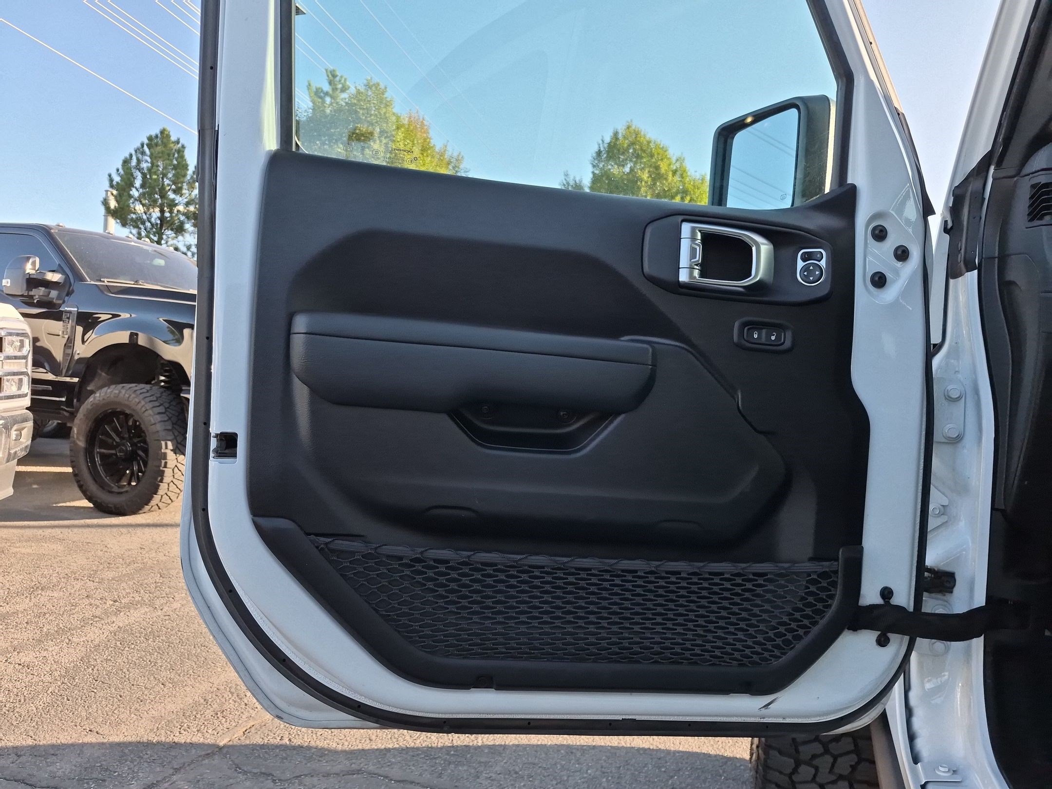 Used 2026 Jeep Gladiator Mojave AWD/4WD image 15