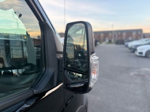 Used 2022 Ford Transit 250 Medium Roof image 19