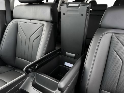 Used 2025 Hyundai Santa Fe SEL image 18