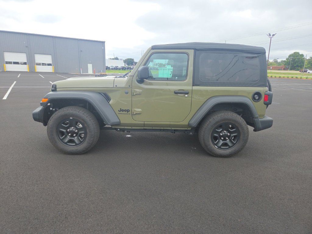 Used 2025 Jeep Wrangler Sport AWD/4WD image 6