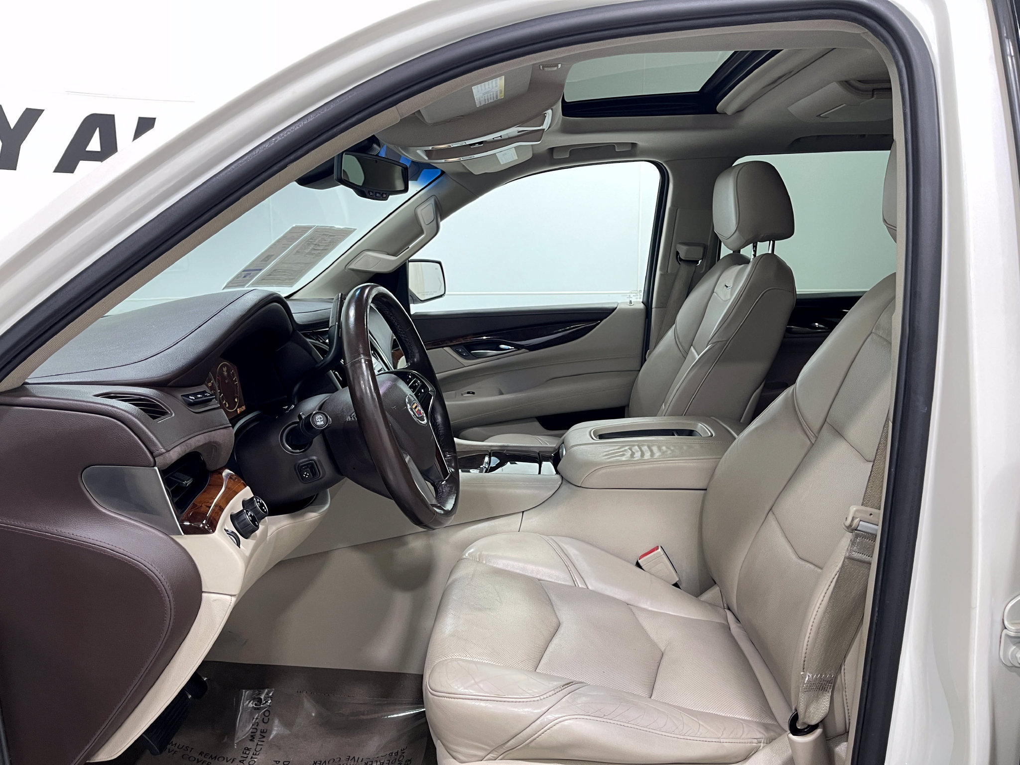 Used 2015 Cadillac Escalade Premium AWD/4WD image 13