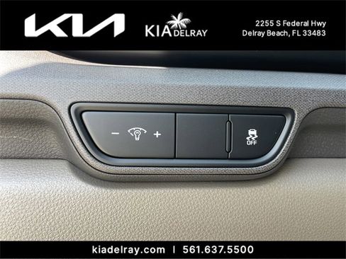 New 2026 Kia Carnival EX image 24
