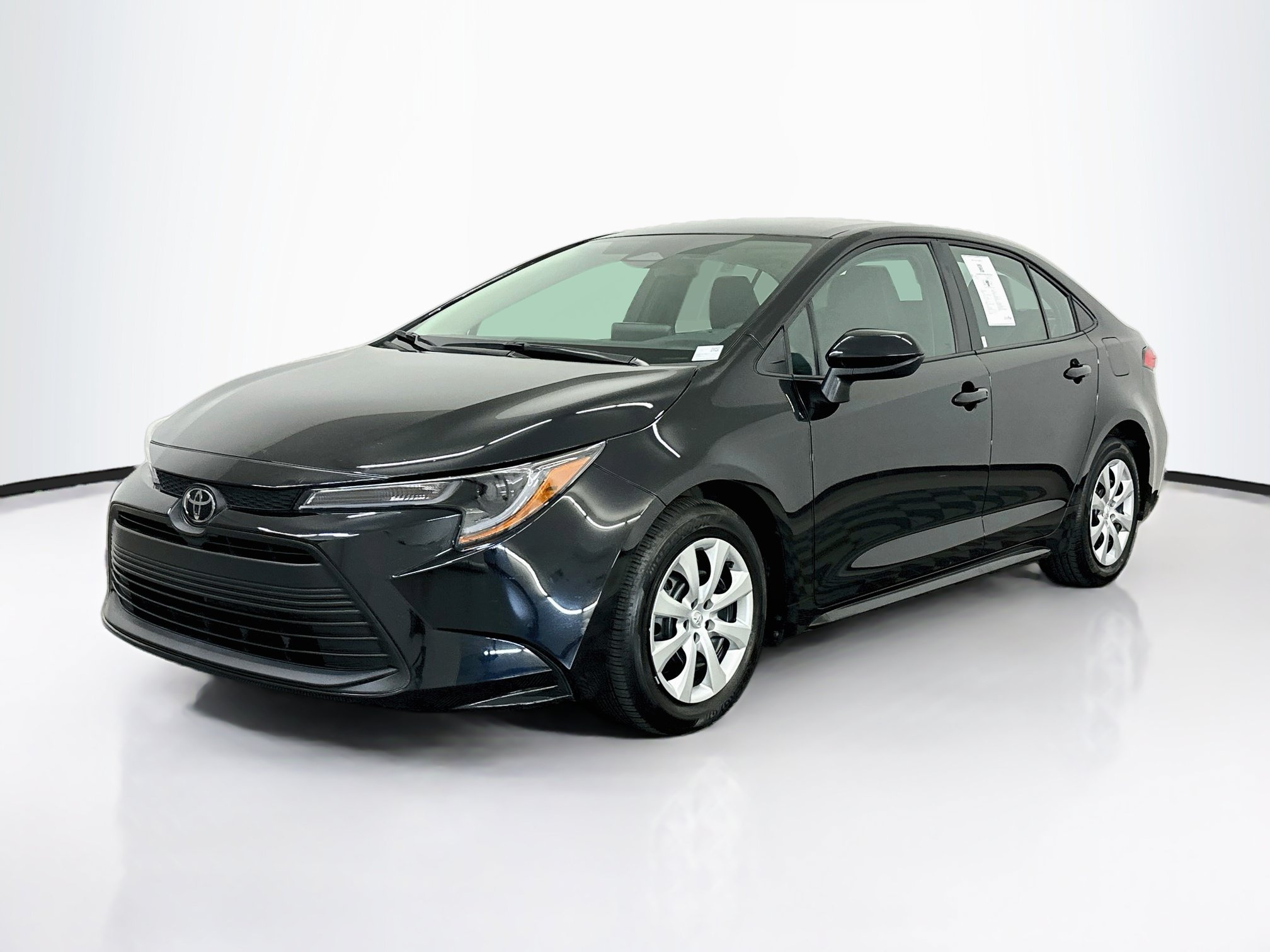 Used 2026 Toyota Corolla LE FWD image 3