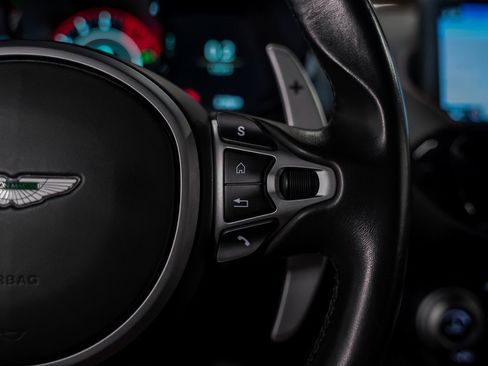 Used 2020 Aston Martin V8 Vantage Coupe image 39