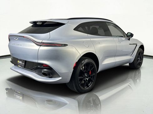 Used 2023 Aston Martin DBX image 8