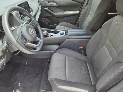 Used 2024 Nissan Rogue SV AWD/4WD image 9