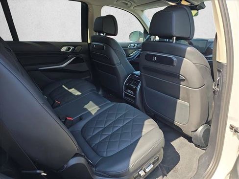 Used 2024 BMW X7 xDrive40i AWD/4WD image 11
