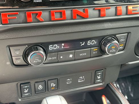 Used 2025 Nissan Frontier PRO-4X w/ Pro Convenience Package image 18