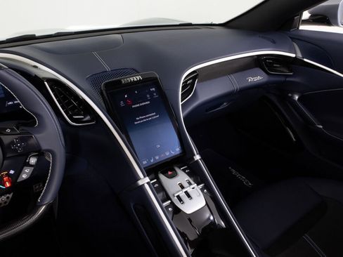 Used 2025 Ferrari Roma image 38