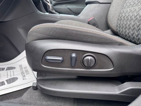 Used 2024 Chevrolet Equinox LT image 12