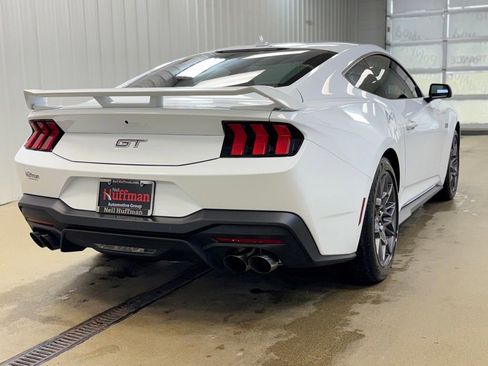 Used 2025 Ford Mustang GT w/ GT Performance Package RWD image 4