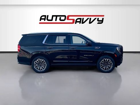 Used 2023 GMC Yukon Denali Ultimate w/ LPO, Floor Liner Package AWD/4WD image 8