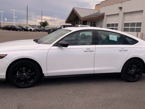 Used 2025 Honda Accord SE image 6