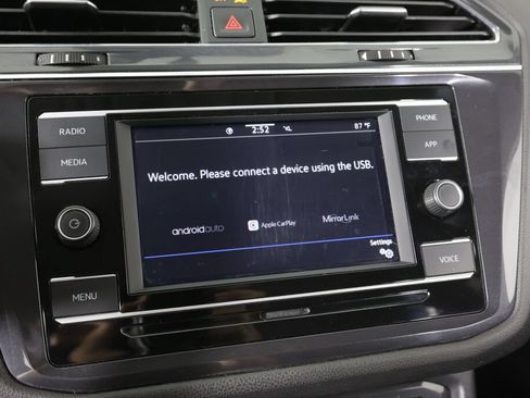 Used 2021 Volkswagen Tiguan S FWD image 35