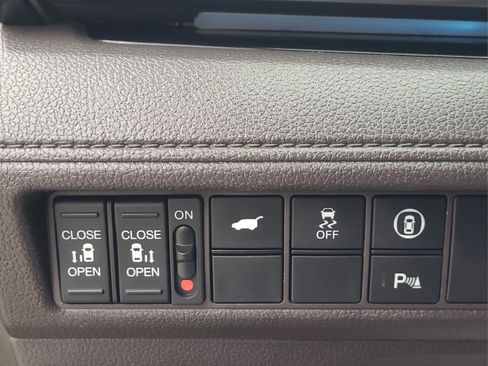 Used 2021 Honda Odyssey Elite image 25