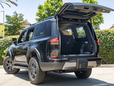 New 2026 Lexus GX 550 AWD/4WD image 9