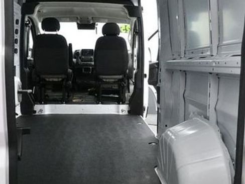 Used 2025 RAM ProMaster 2500 w/ Convenience Group image 12