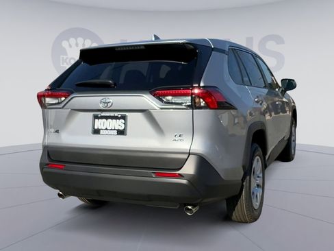 Used 2025 Toyota RAV4 LE AWD/4WD image 10