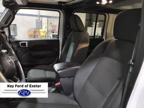 Used 2023 Jeep Wrangler Unlimited w/ Cold Weather Group AWD/4WD image 27