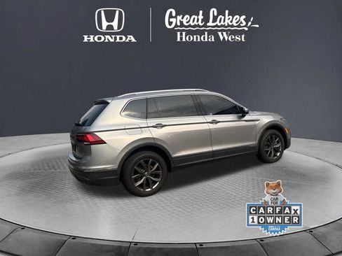 Used 2024 Volkswagen Tiguan SE w/ Panoramic Sunroof Package AWD/4WD image 11