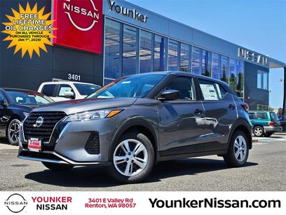 New 2025 Nissan Kicks Play S