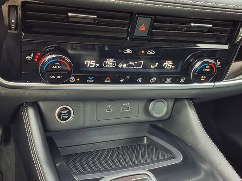 Certified 2023 Nissan Rogue SL w/ SL Premium Package image 20