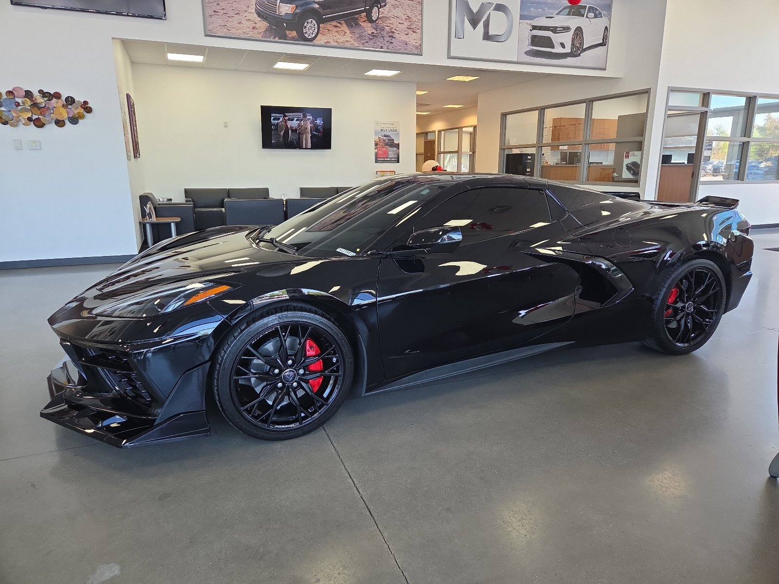 Used 2023 Chevrolet Corvette Stingray Premium Conv w/ Battery Protection Package RWD image 3