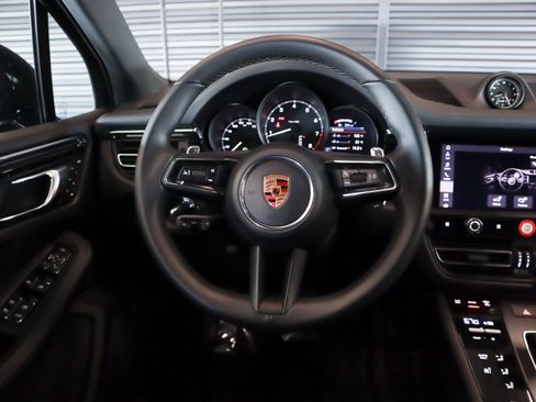 Certified 2026 Porsche Macan AWD/4WD image 15