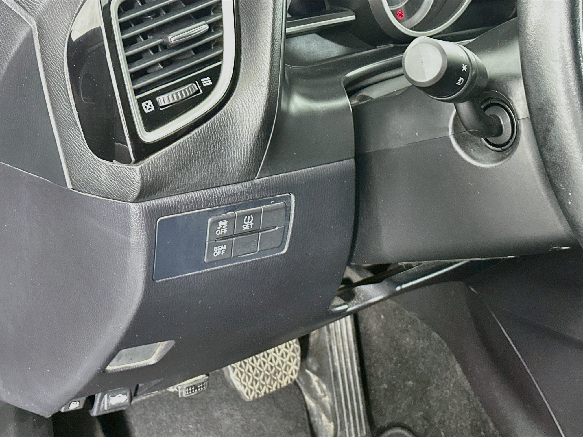 Used 2016 MAZDA MAZDA3 i Touring FWD image 17