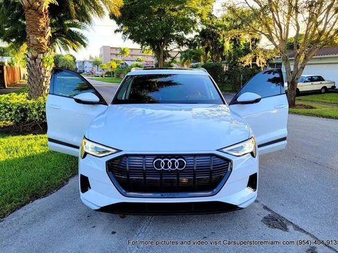 Used 2021 Audi e-tron Premium Plus w/ Premium Plus Package image 32
