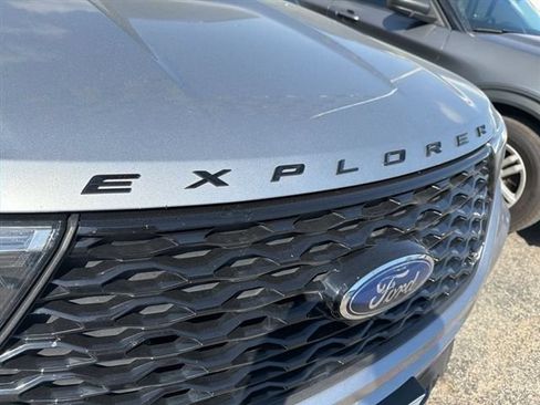 Used 2022 Ford Explorer ST w/ Equipment Group 401A AWD/4WD image 11