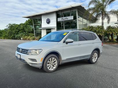 Used 2018 Volkswagen Tiguan SE w/ Panoramic Sunroof Package
