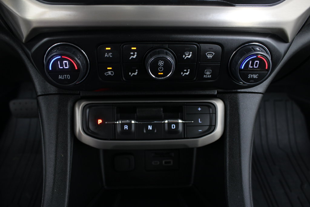 Used 2023 GMC Acadia Denali w/ Denali Ultimate Package FWD image 9