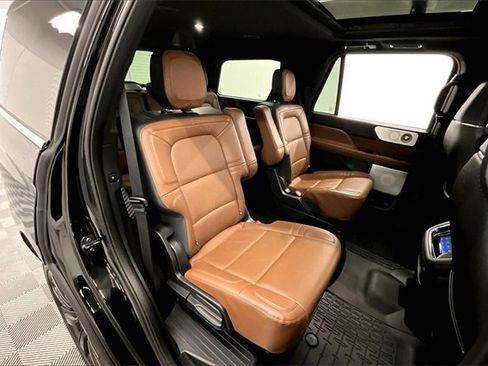 Used 2023 Lincoln Navigator Reserve image 22